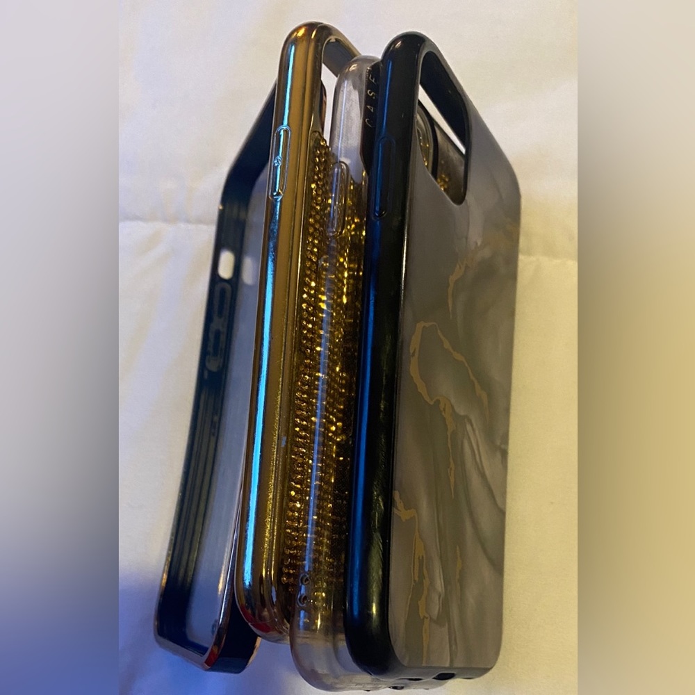 IPHONE 11 phone cases LOT 4 case only 13.00 great condition all4pc$13.00Special - Picture 2 of 11